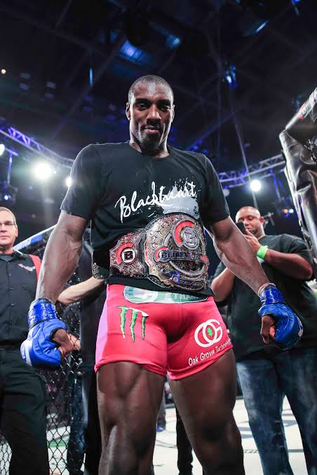 Phil Davis wearing the Bellator MMA championship belt